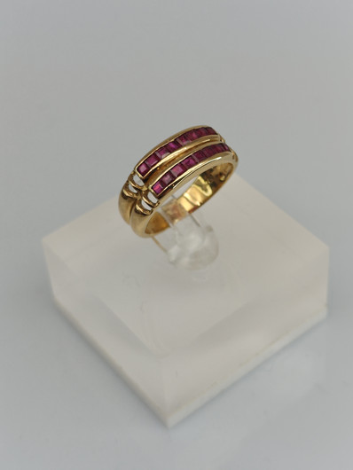 Vintage Ruby gold ring  
