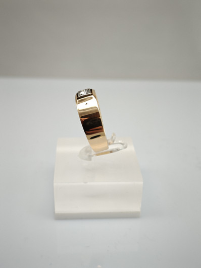 Vintage diamond gold ring  