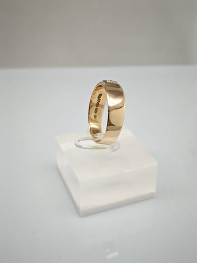 Vintage diamond gold ring  