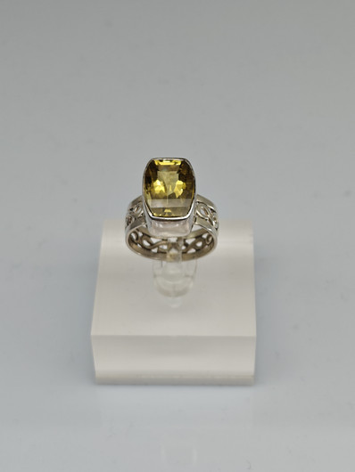 Vintage silver ring with synthetic Spinel