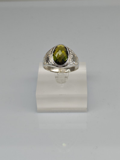 Vintage synthetic Spinel ring  