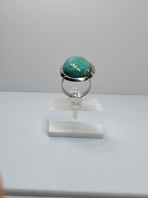 Vintage adjustable ring with stone