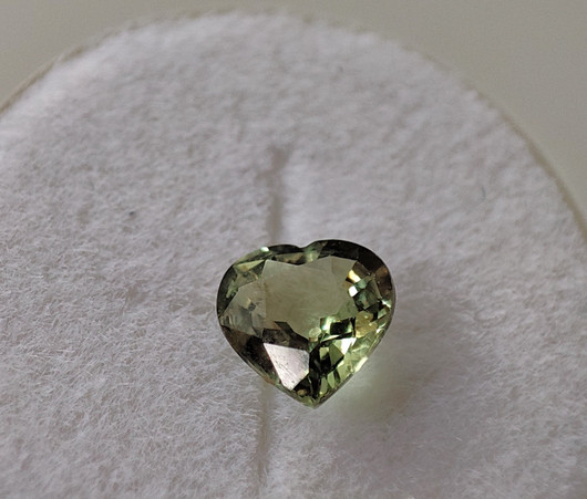 Aleksandriitti harvinainen 0,49 ct sydän hionta 