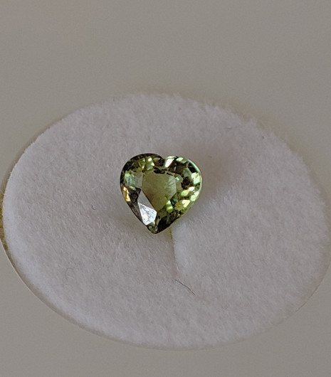 Aleksandriitti harvinainen 0,49 ct sydän hionta 