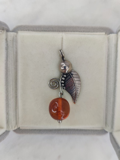 Vintage pendant with Baltic Amber 