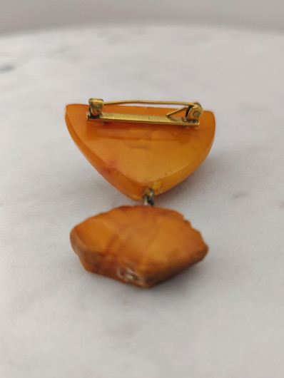 Vintage Baltic amber brooch