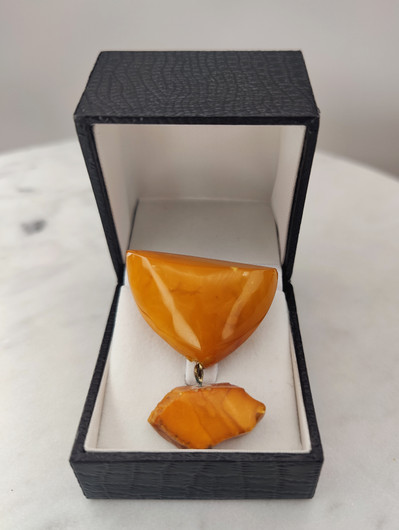 Vintage Baltic amber brooch