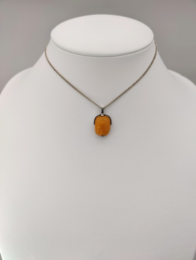 Vintage Baltic Amber with  silver pendant and chain 38cm