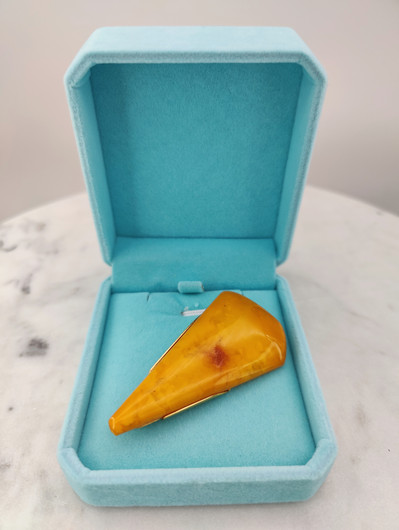 Vintage Baltic amber brooch