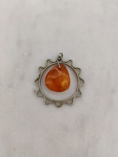 Vintage pendant with Baltic Amber 