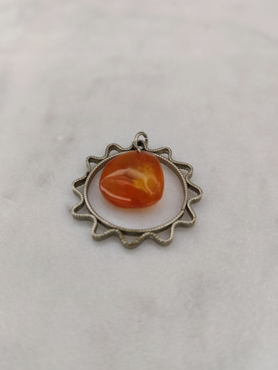 Vintage pendant with Baltic Amber 