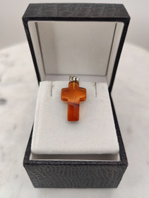 Vintage risti riipus Itä-meren meripihkalla