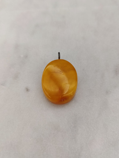 Vintage pendant with Baltic Amber 