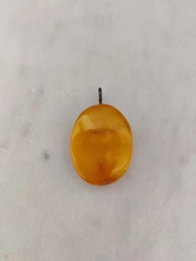 Vintage pendant with Baltic Amber 