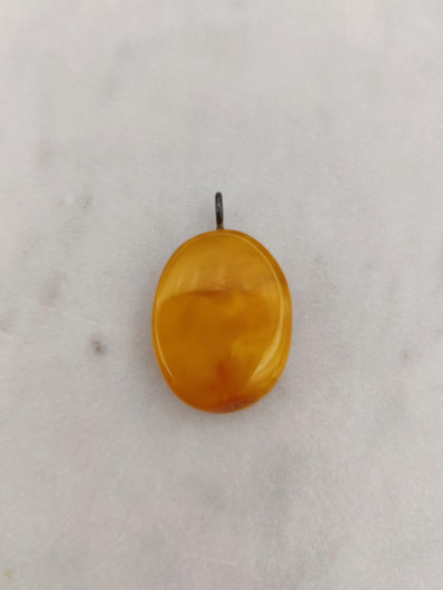 Vintage pendant with Baltic Amber 