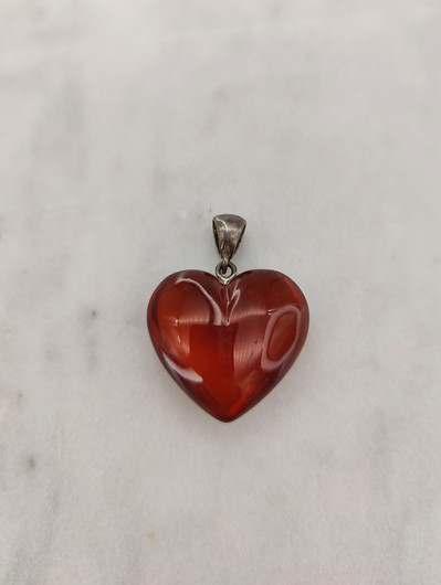 Vintage heart pendant with Baltic Amber 