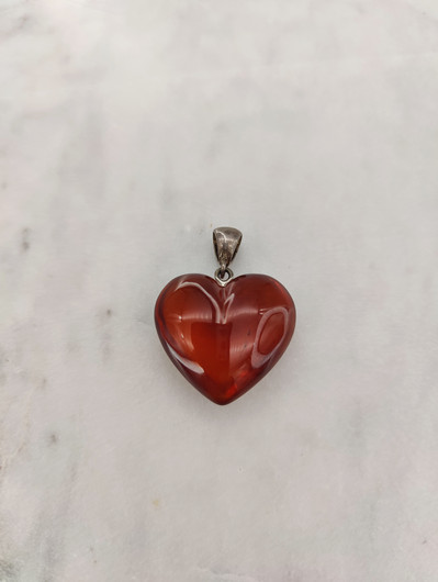 Vintage heart pendant with Baltic Amber 