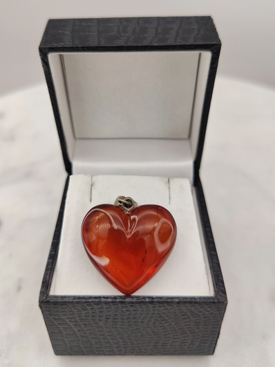 Vintage heart pendant with Baltic Amber 