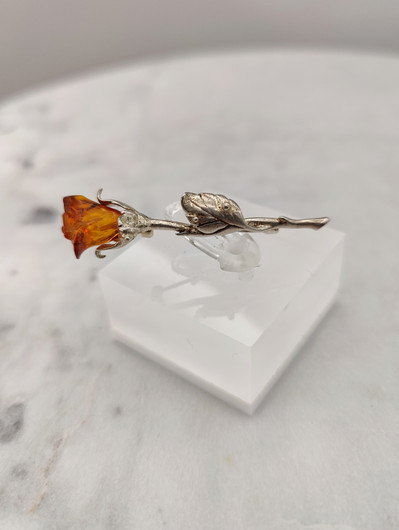 Vintage Baltic amber brooch