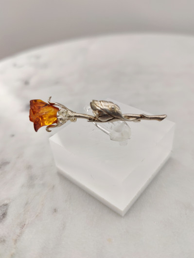 Vintage Baltic amber brooch