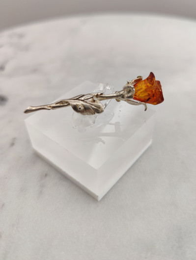 Vintage Baltic amber brooch