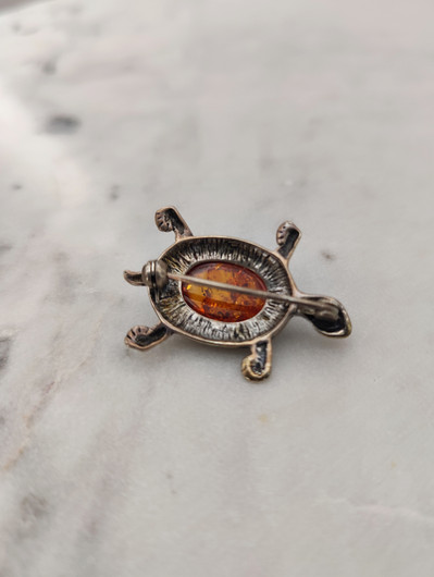 Vintage Baltic amber brooch