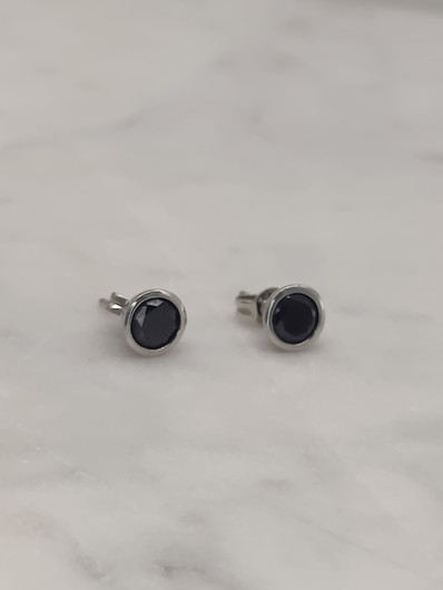 Vintage silver earrings with spinel stone