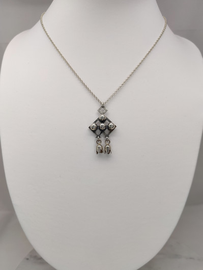 Vintage silver pendant with chain
