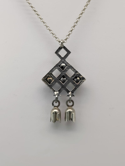 Vintage silver pendant with chain