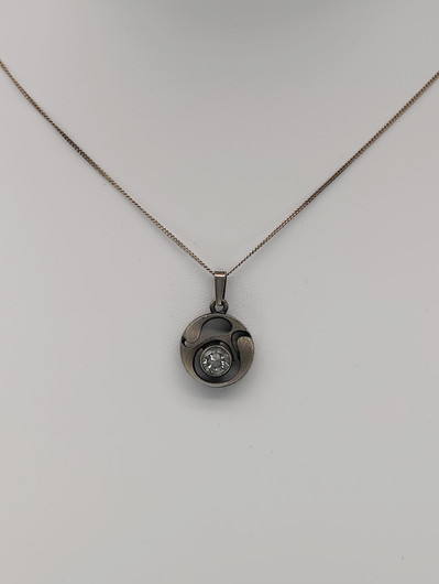 Vintage silver pendant with chain