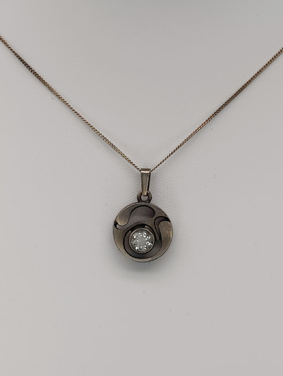 Vintage silver pendant with chain