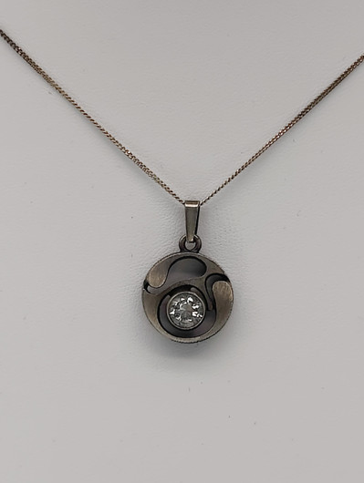 Vintage silver pendant with chain