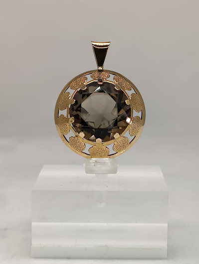 Vintage gold pendant with quartz 