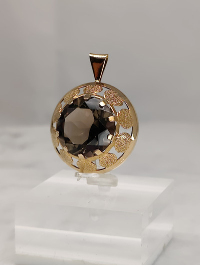 Vintage gold pendant with quartz 