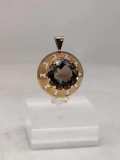 Vintage gold pendant with quartz 