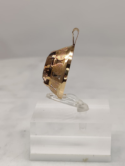 Vintage gold pendant with quartz 
