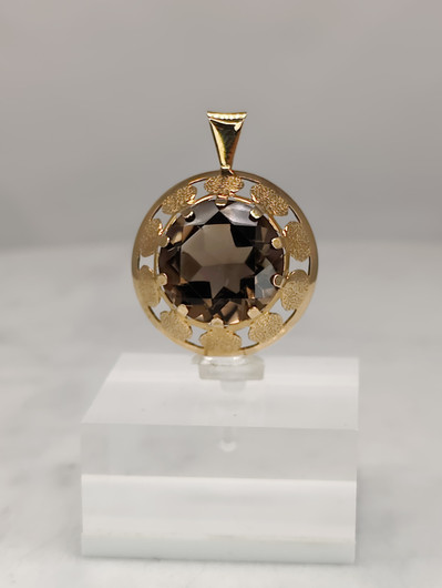 Vintage gold pendant with quartz 