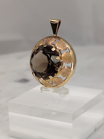 Vintage gold pendant with quartz 