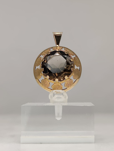 Vintage gold pendant with quartz 