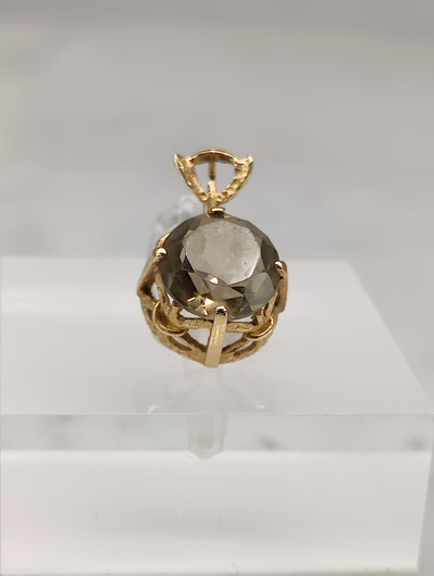Vintage gold pendant with quartz 