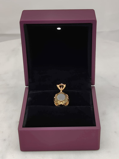 Vintage gold pendant with quartz 