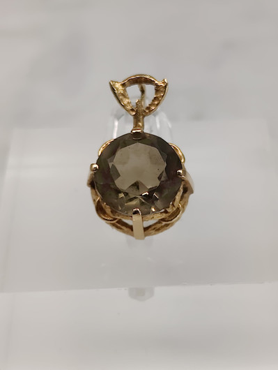 Vintage gold pendant with quartz 