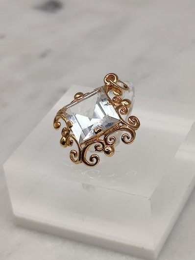 Vintage gold pendant with topaz