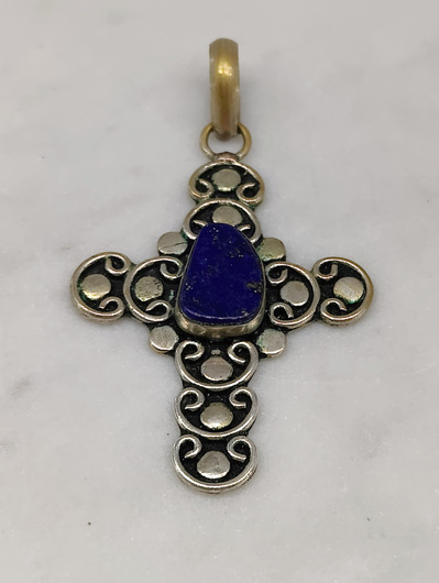 Vintage silver pendant with lapis lazuli