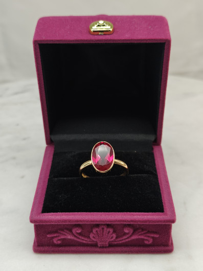 Vintage synthetic spinel gold ring  