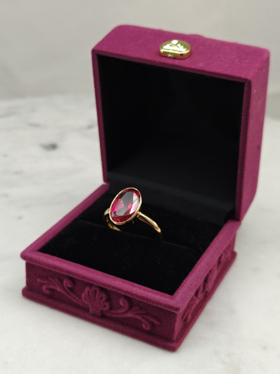 Vintage synthetic spinel gold ring  