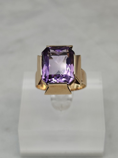 Vintage Amethyst gold ring 