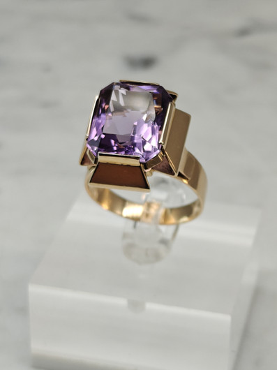 Vintage Amethyst gold ring 