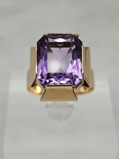 Vintage Amethyst gold ring 
