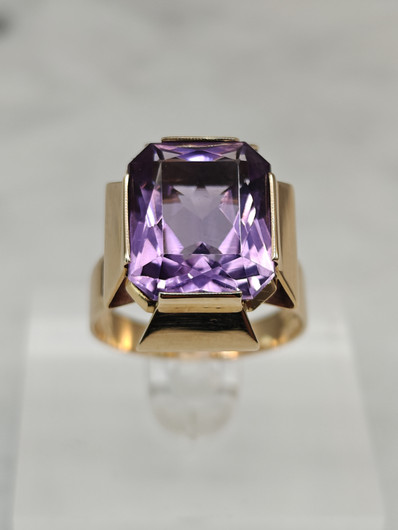 Vintage Amethyst gold ring 
